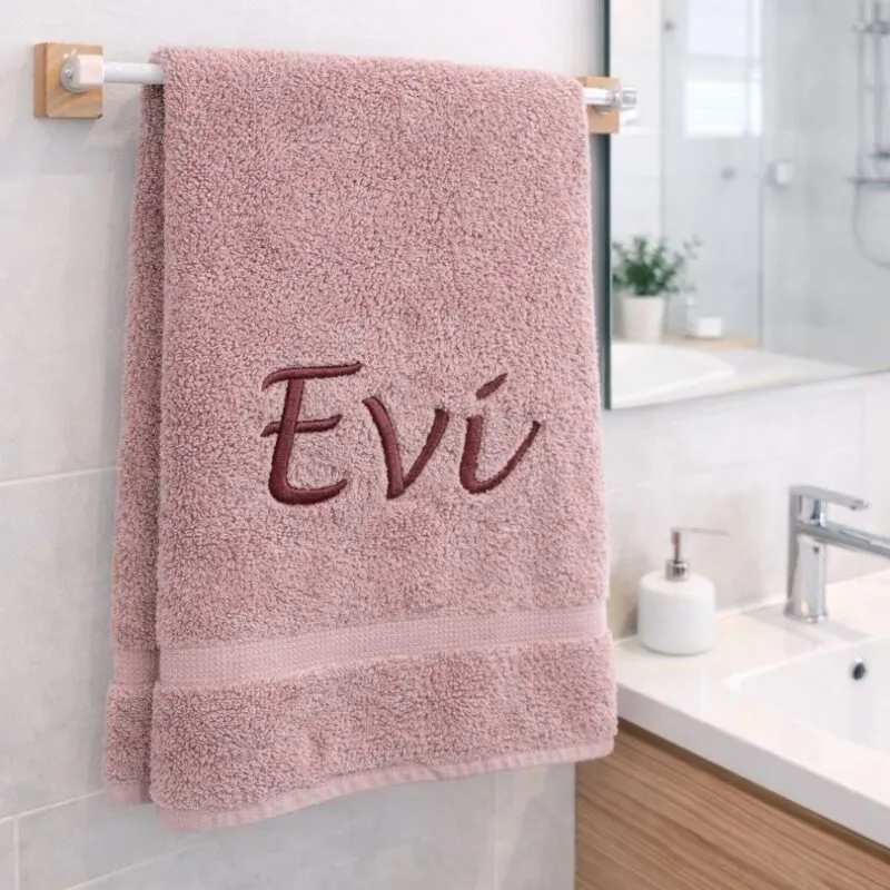 Handdoek met naam geborduurd