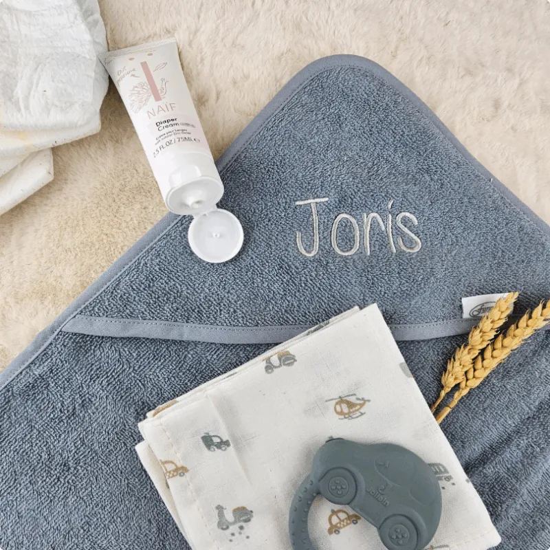 Badcape met naam geborduurd