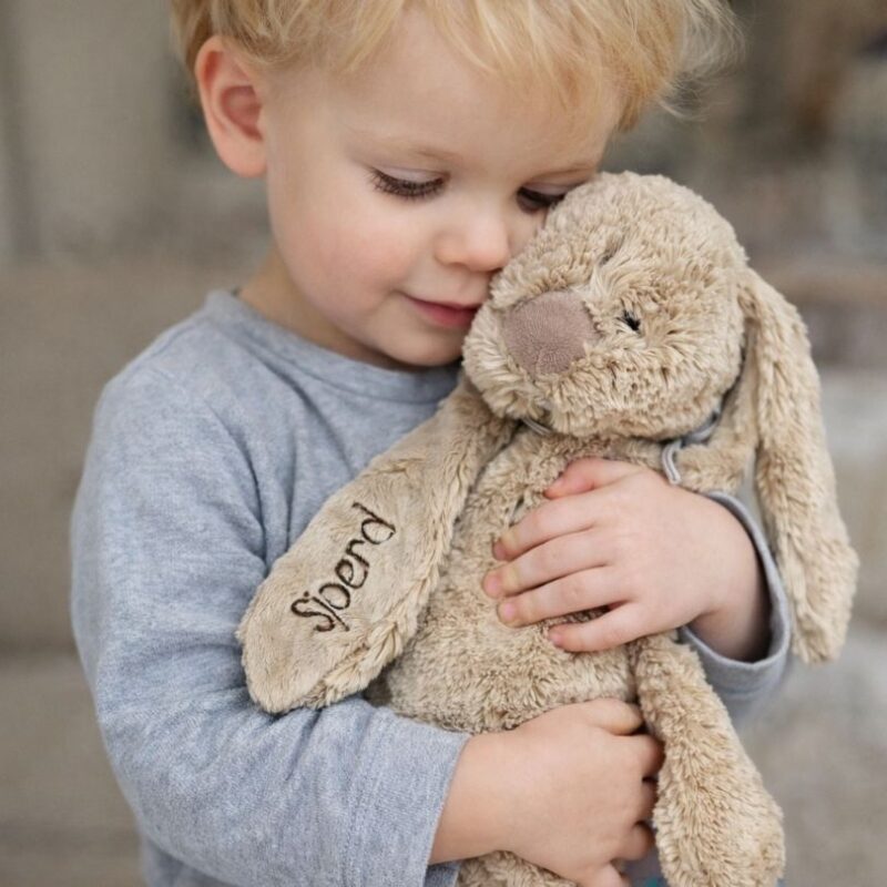 Rabbit Richie 38 cm met naam geborduurd