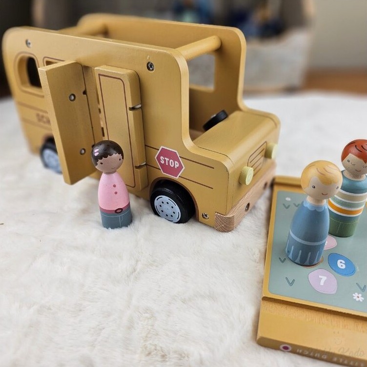 School bus - Little Dutch