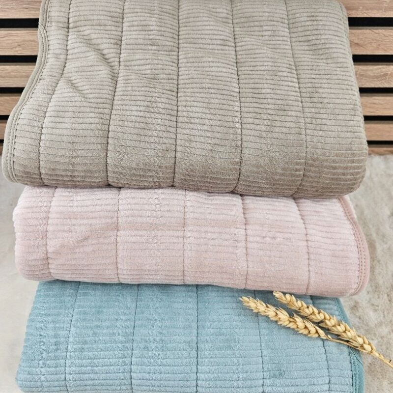 Velvet Rib Wiegdeken met naam geborduurd