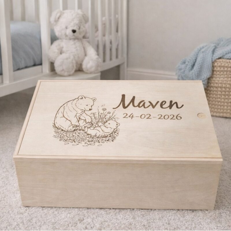 Houten baby bewaardoos met naam en geboortedatum